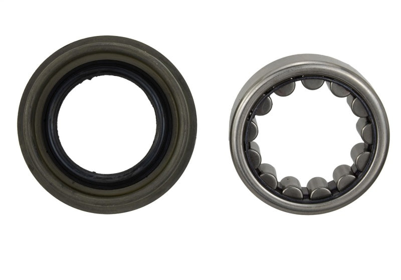 Ford Performance Parts Ford Racing 8.8 Inch Axle Bearing and Seal Kit (view 17)