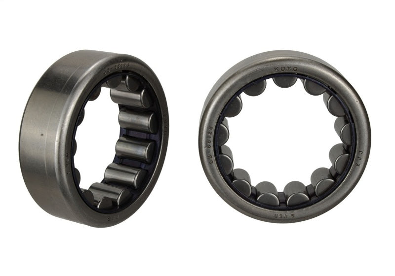 Ford Performance Parts Ford Racing 8.8 Inch Axle Bearing and Seal Kit (view 11)