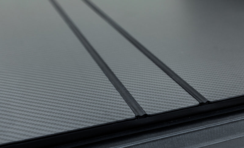 Access LOMAX Tri-Fold Cover 2017+ Ford Super Duty F-250/F-350/F-450 - 6ft 8in Box Carbon Fiber B5010049