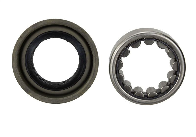 Ford Performance Parts Ford Racing 8.8 Inch Axle Bearing and Seal Kit (view 5)