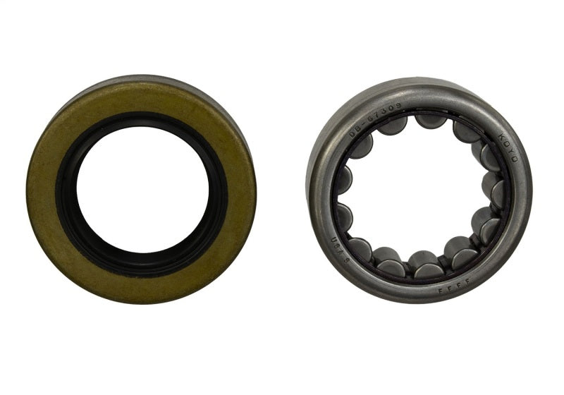 Ford Performance Parts Ford Racing 8.8 Inch Outer Axle Bearing and Seal Kit (view 10)