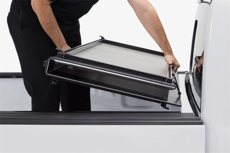 Access LOMAX Professional Series Tri-Fold Cover 17-19 Ford Super Duty F-250/F-350/F-450 6ft 8in Bed B0010049