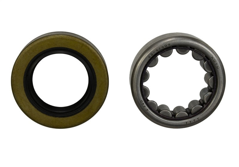Ford Performance Parts Ford Racing 8.8 Inch Outer Axle Bearing and Seal Kit (view 2)