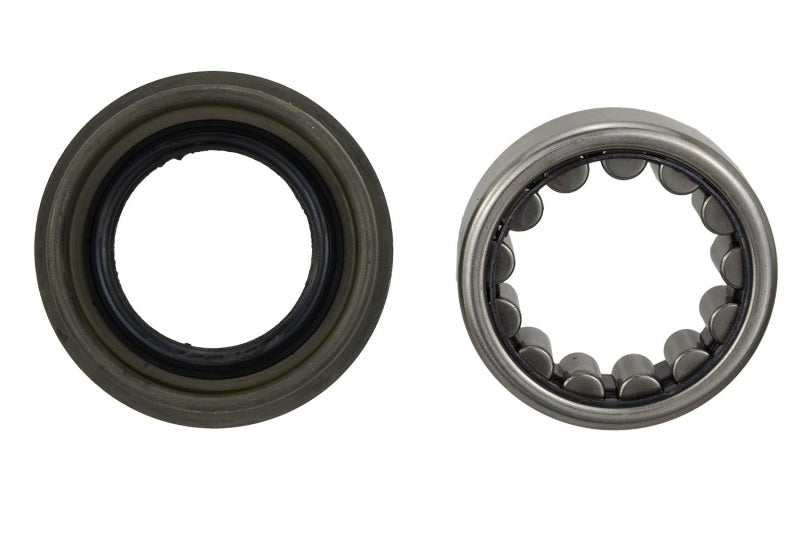 Ford Performance Parts Ford Racing 8.8 Inch Axle Bearing and Seal Kit (view 9)