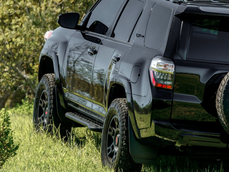 Cali Raised LED Cali Raised 10-24 Toyota 4Runner Step Ed Bolt On Rock Sliders - No Kick Out/PwdrCoat Plate/Bed CR2695