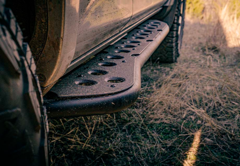 Cali Raised LED Cali Raised 05-23 Toyota Tacoma Step Ed Rock Sliders - Access Cab W/ Kick Out/Yes BedLiner /Steel CR2622