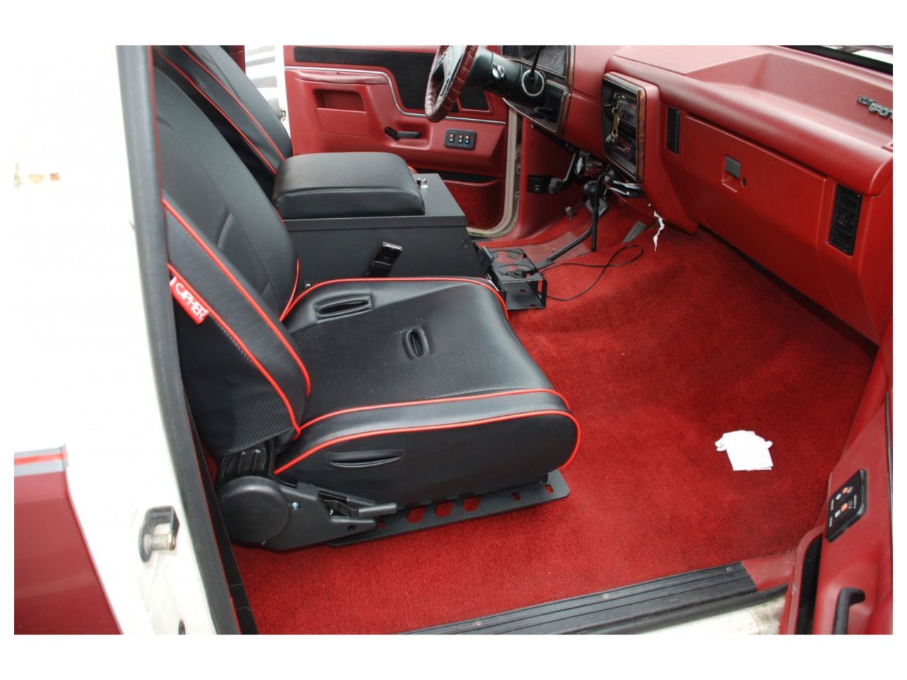 Planted Technology Seat Bracket, Ford Bronco (1987-1991) - Passenger *Discontinued (view 3)