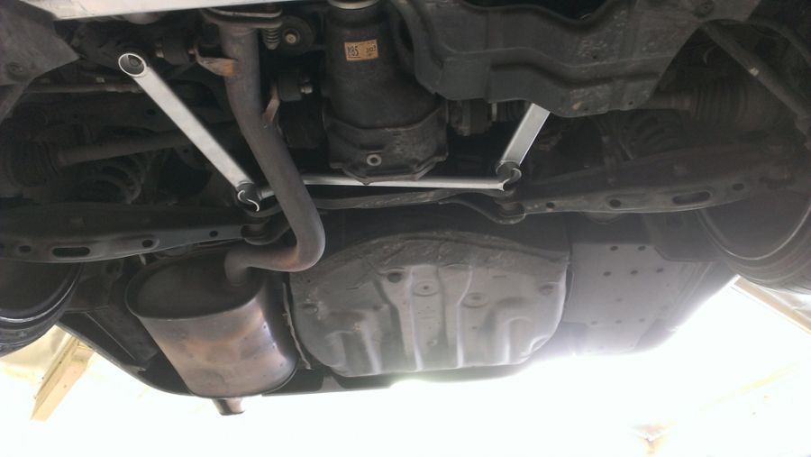 Megan Racing Strut Bar Rear Lower for Lexus IS300 2001-2005 Red - MR-SB-LI01RL-R (view 2)